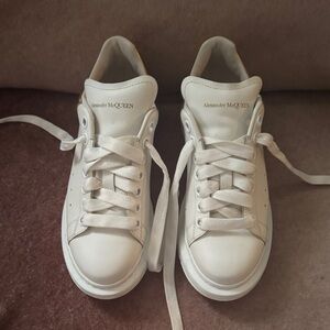 Alexander McQueen Cream Lace-Up Sneakers